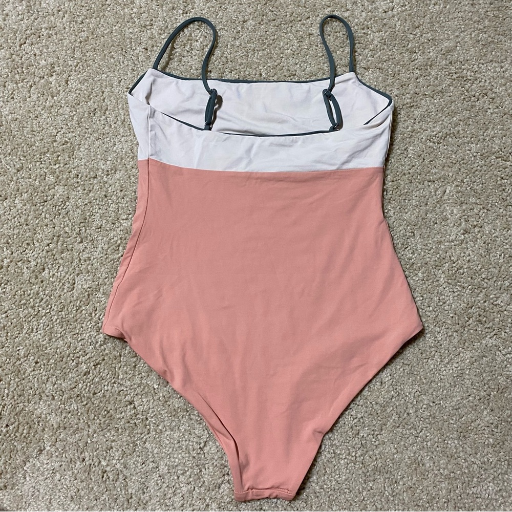 Tavik Scarlett Moderate Colorblock One Piece Swimsuit Neutral Vacation Small S - Picture 3 of 6
